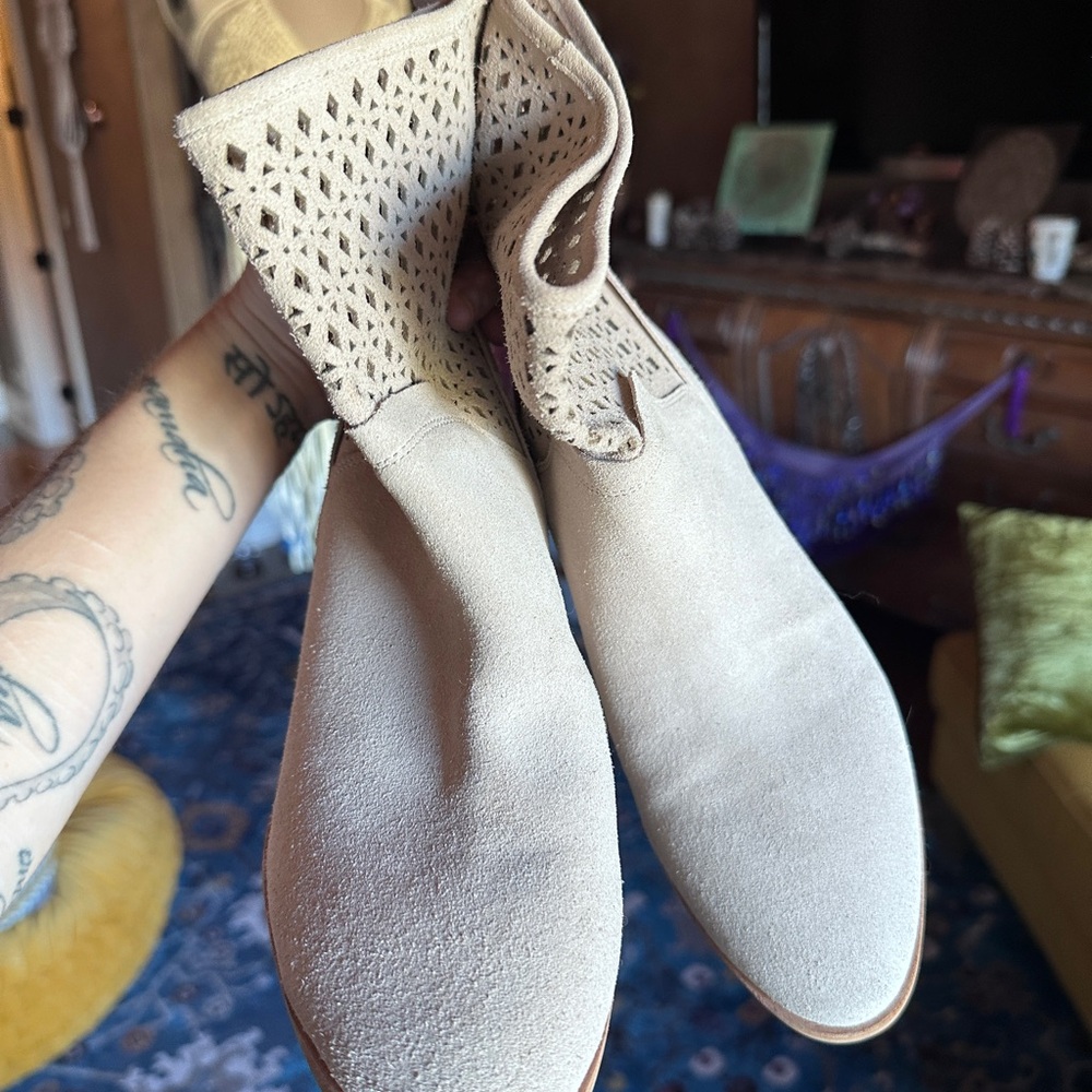 Cute Booties - image 7